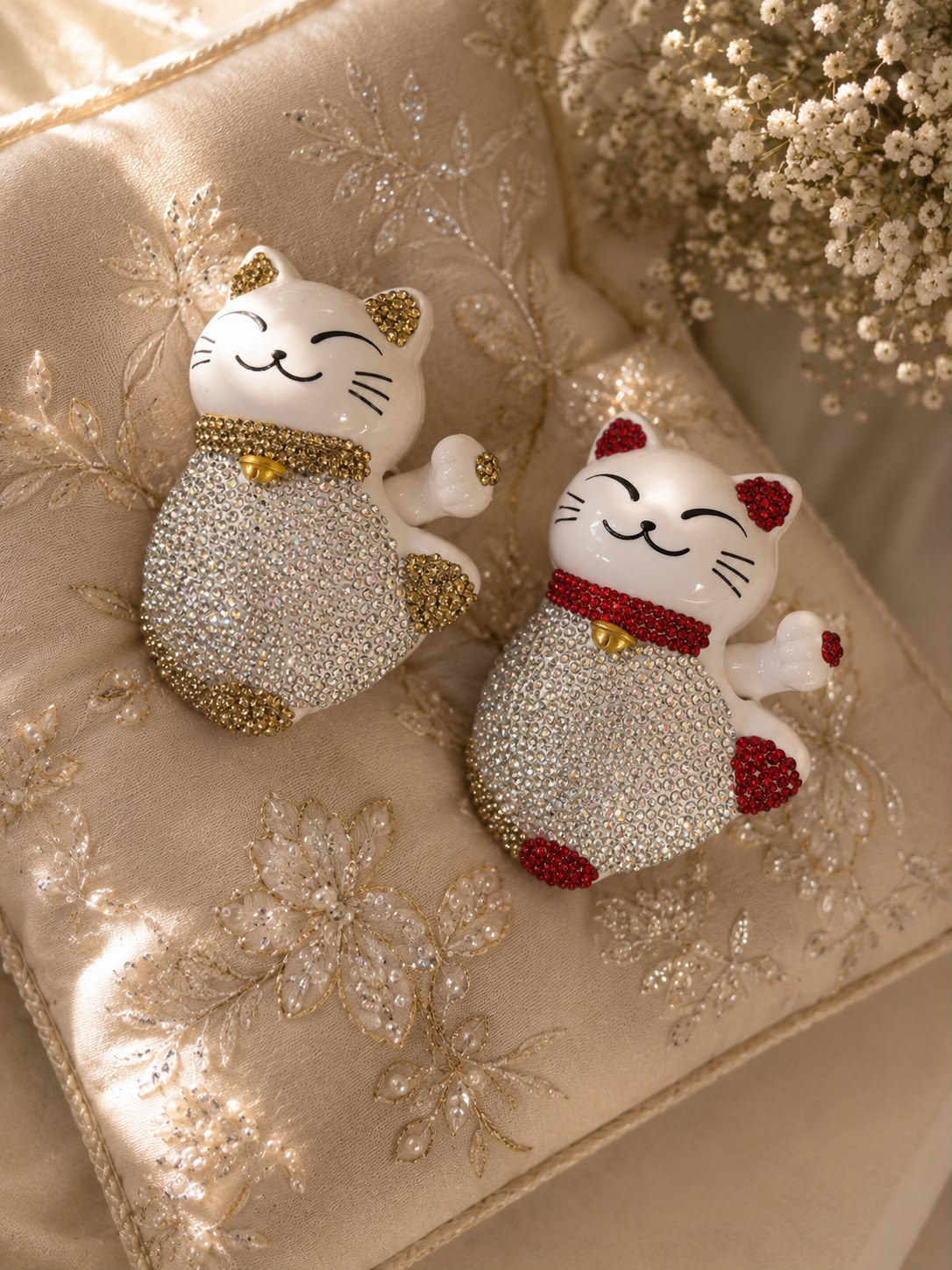 Zyviro Fortune Kitty Crystal Waving Maneki-Neko Figurine